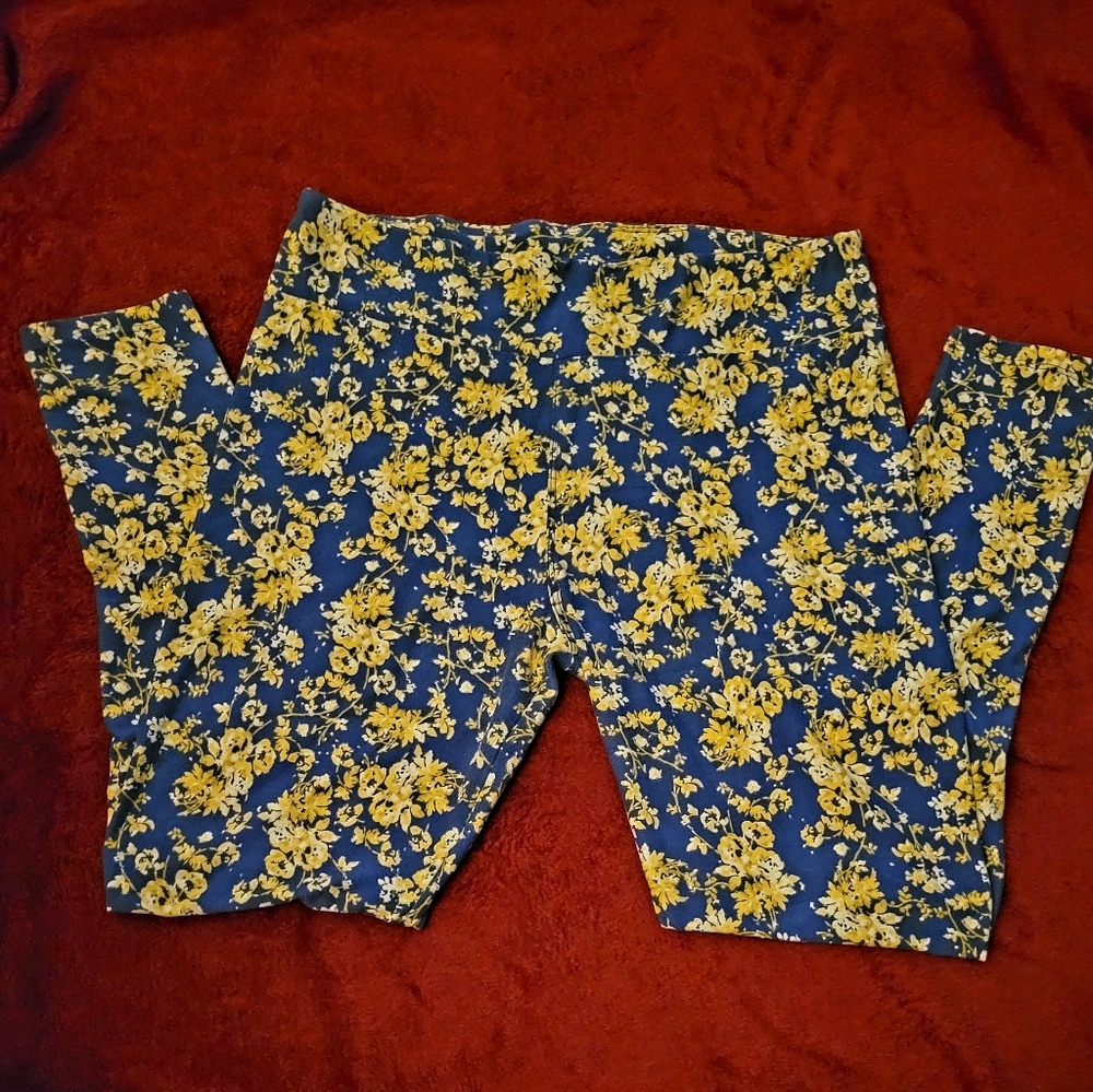 NWOT LULAROE LEGGINGS YELLOW FLOWER PR TALL &CURVY